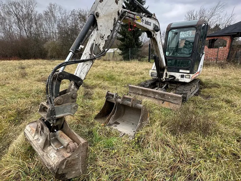 BOBCAT 334 / 2005 / 10 200 m/h