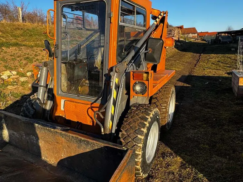 LOCUST 750 / 1995 / 5 087 m/h