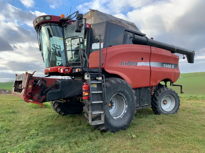 CASE AFX 8010 Combine Harvester / 2005 