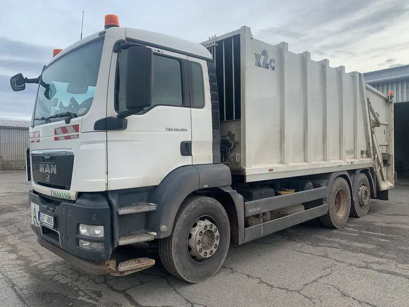 MAN TGS 26.320 6X2/ Haller X2C/ 2009/ 276 406 km 