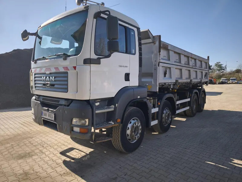 MAN TGA 41.440 8x4 / 2009 / 450 000 km