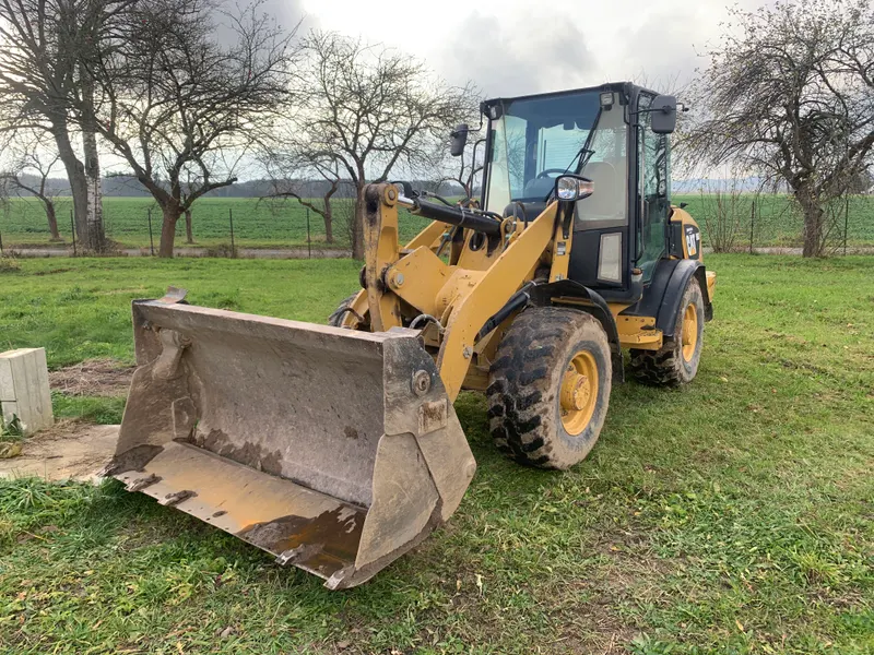 CAT 906 H/ 2008/ 15716 km