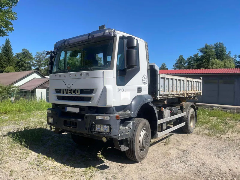 IVECO TRAKKER 310 / 2009 / 208 000 km