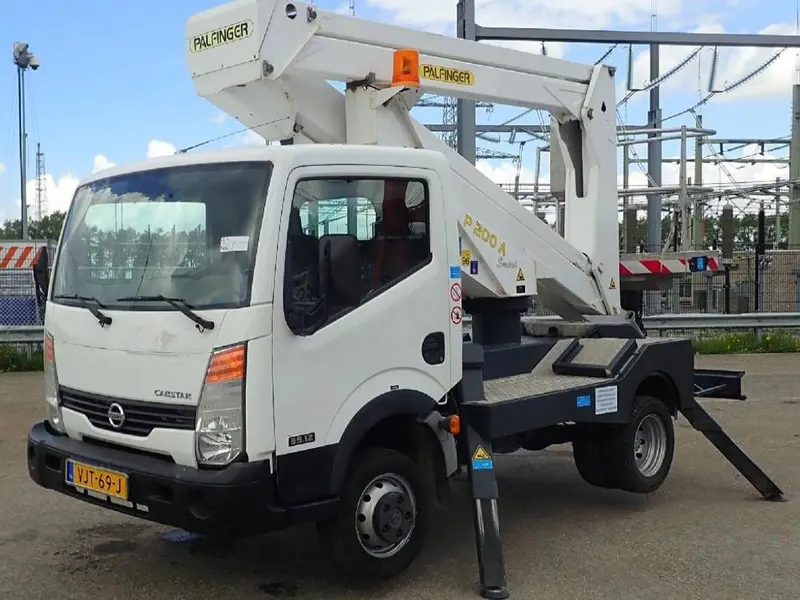 NISAN KABSTAR 35.12 4x2 / 2013 / 33 000 km 