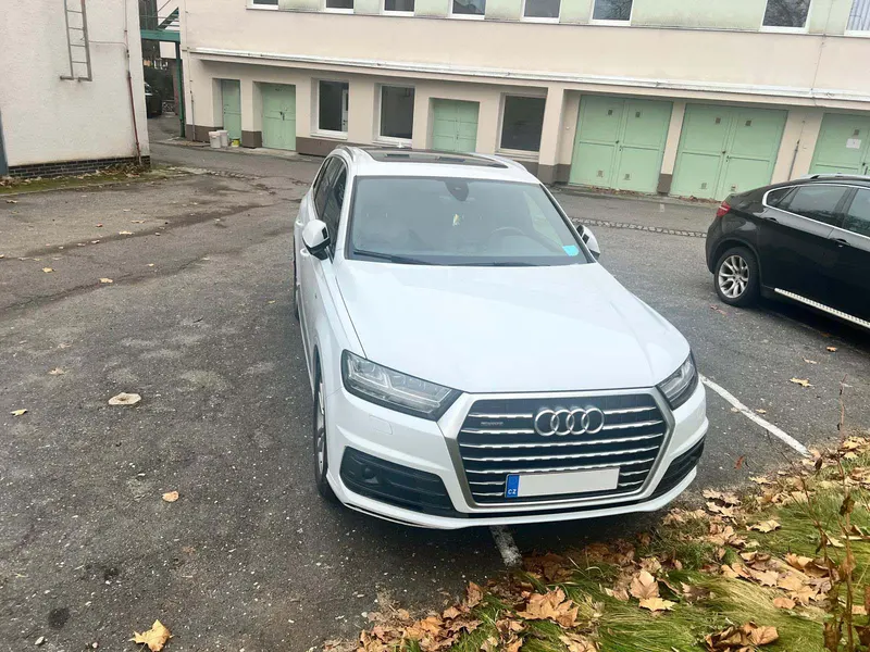 Audi Q7 / 2018 / 200 000 km