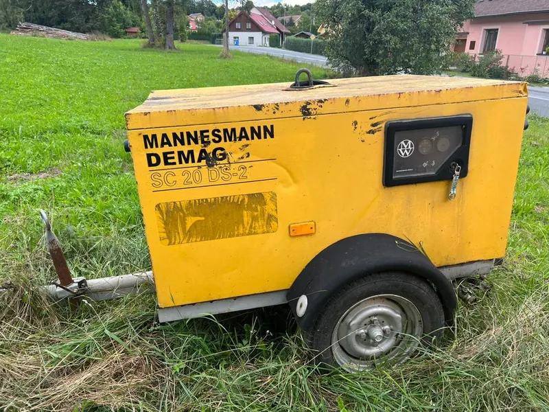 Kompresor  Mannesmann DEMAG AG 4100  DUISBURG 