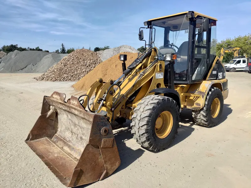 CAT 906 / 2002/ 10157 Motohours 