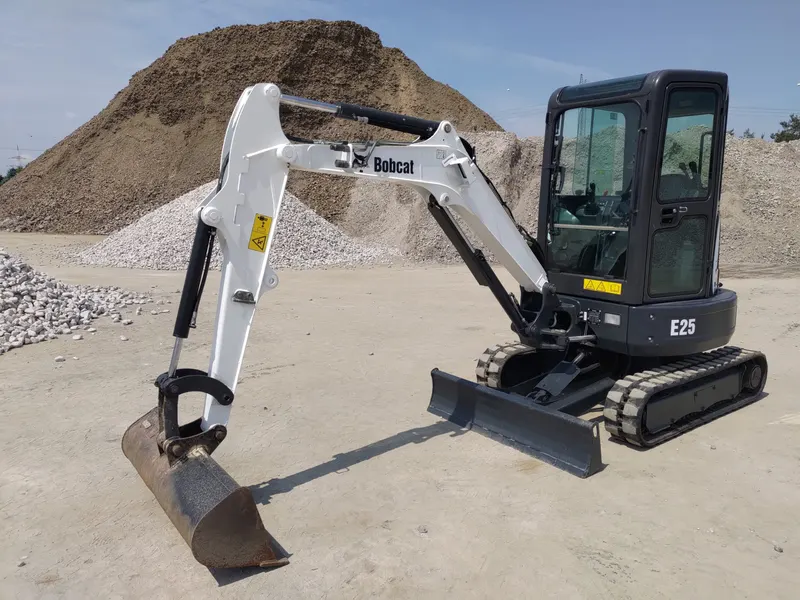 Bobcat E25/ 2018/  902 mth 