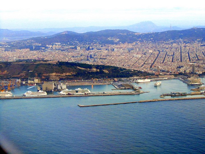 Barcelona Harbor – 5 Cruises