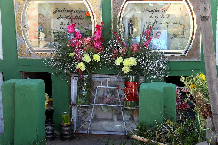 Cemetery at Bilque