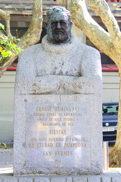 Statue of Hemingway, Pamplona