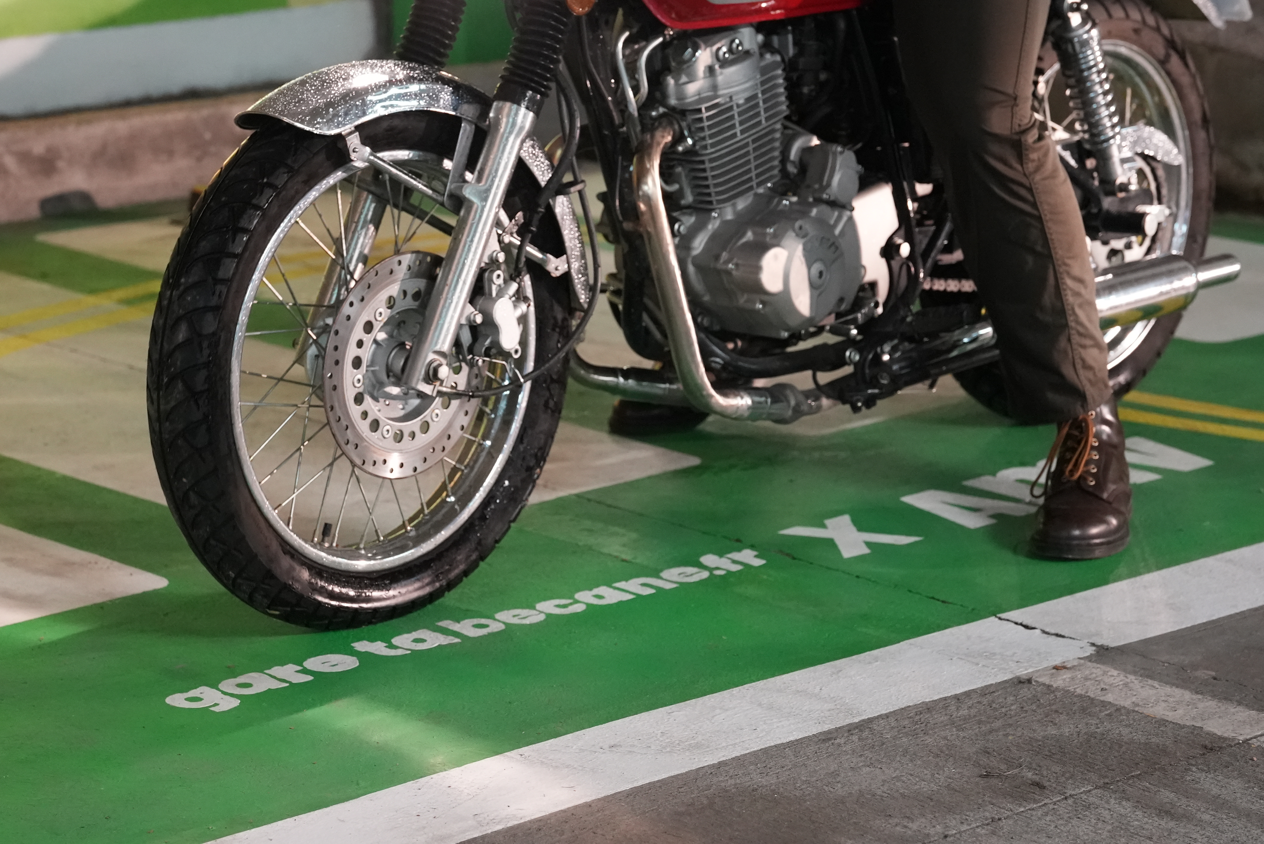 Stationnement à durée limitée : qu'en est-il du disque pour les deux-roues  motorisés ?