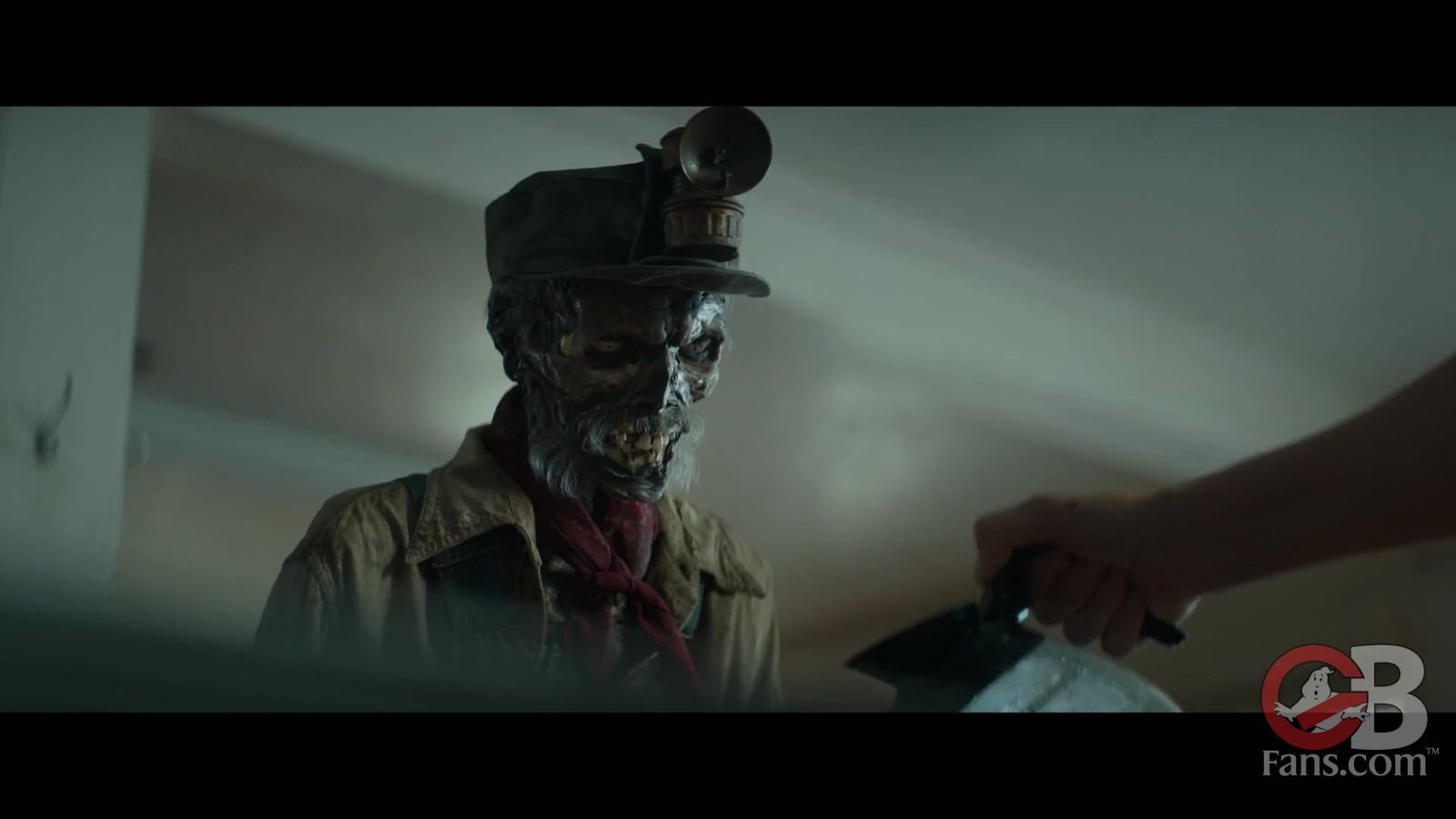 Trailer 2 2811