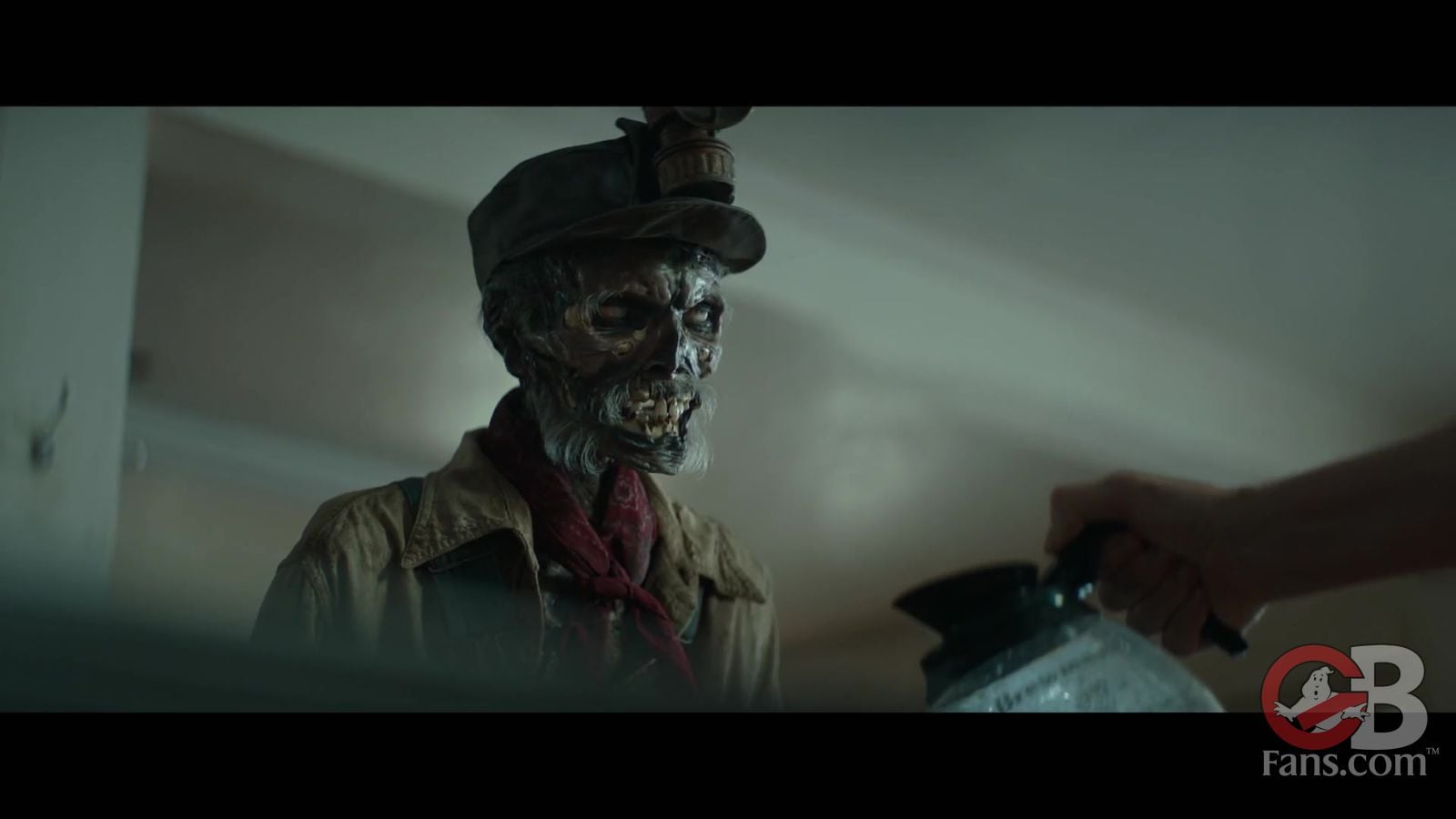 Trailer 2 2827