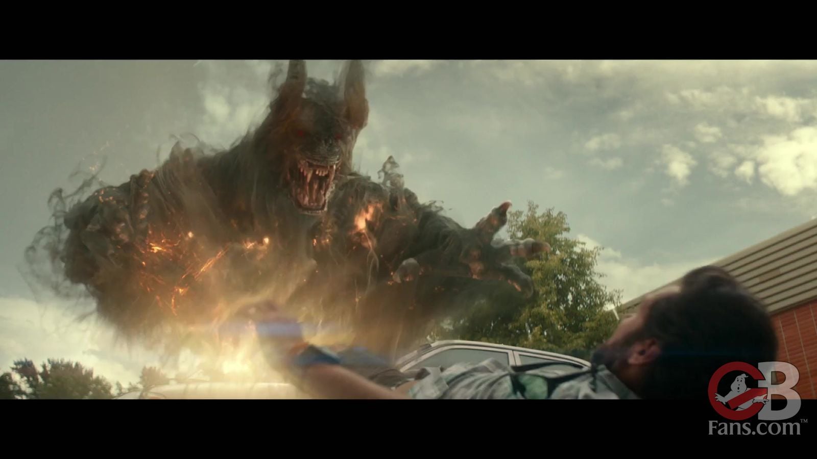 Trailer 2 2833