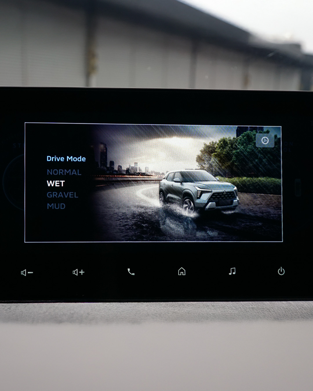 Kapan Sebaiknya Mengaktifkan Drive Mode Wet pada Mitsubishi Xforce dan All-New Destinator?