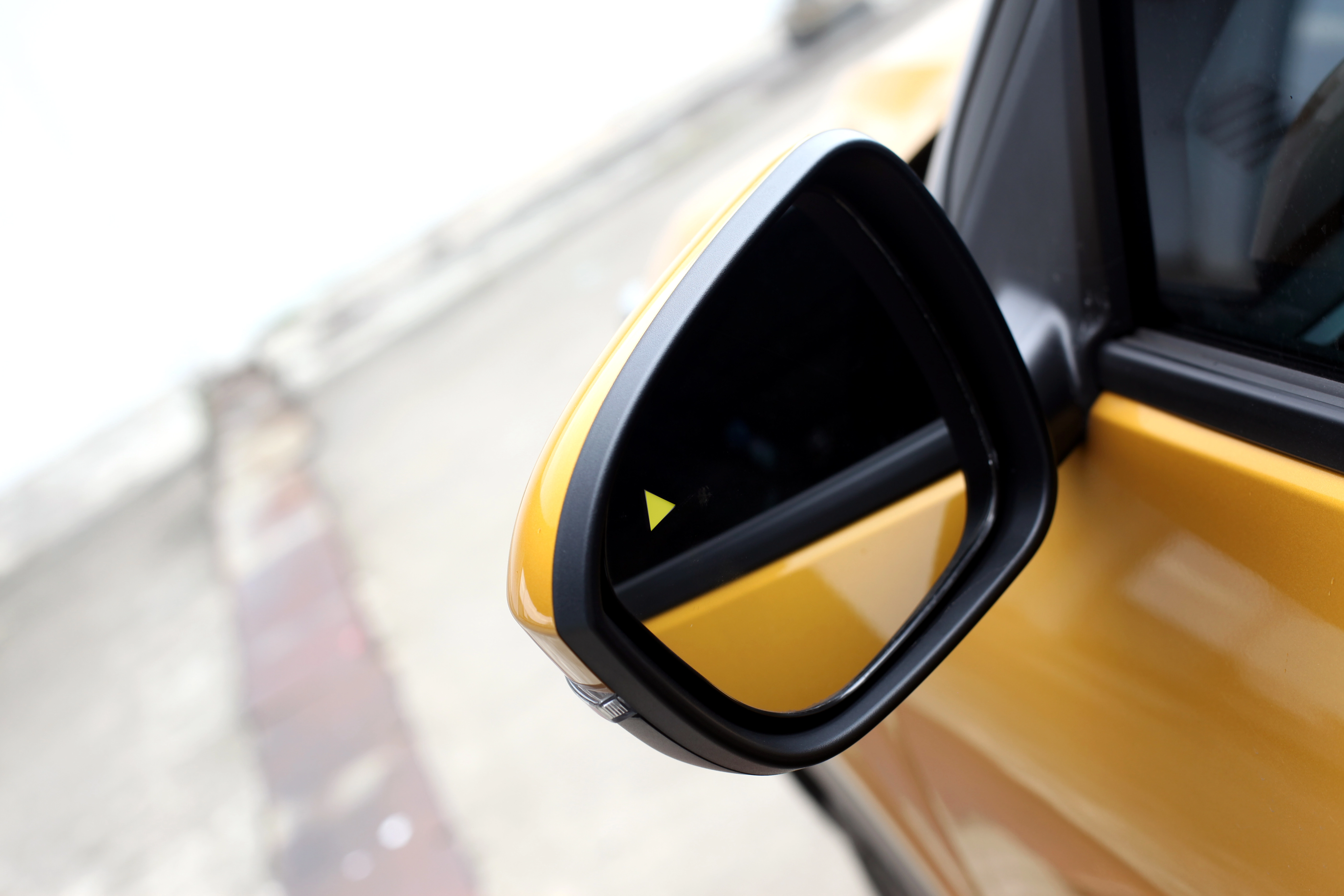 MENGENAL DAN MEMPERLAKUKAN FITUR KESELAMATAN AKTIF DAN PASIF MOBIL MITSUBISHI MOTORS