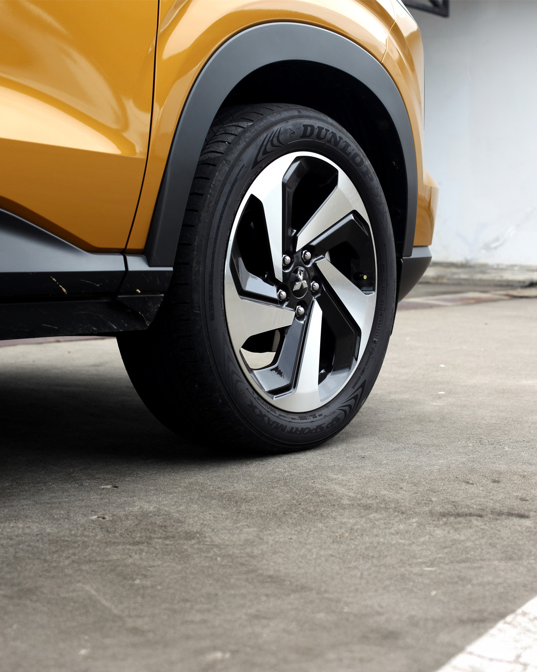 Kerusakan Ban Digaransi! Enaknya Pakai Mobil Mitsubishi Motors