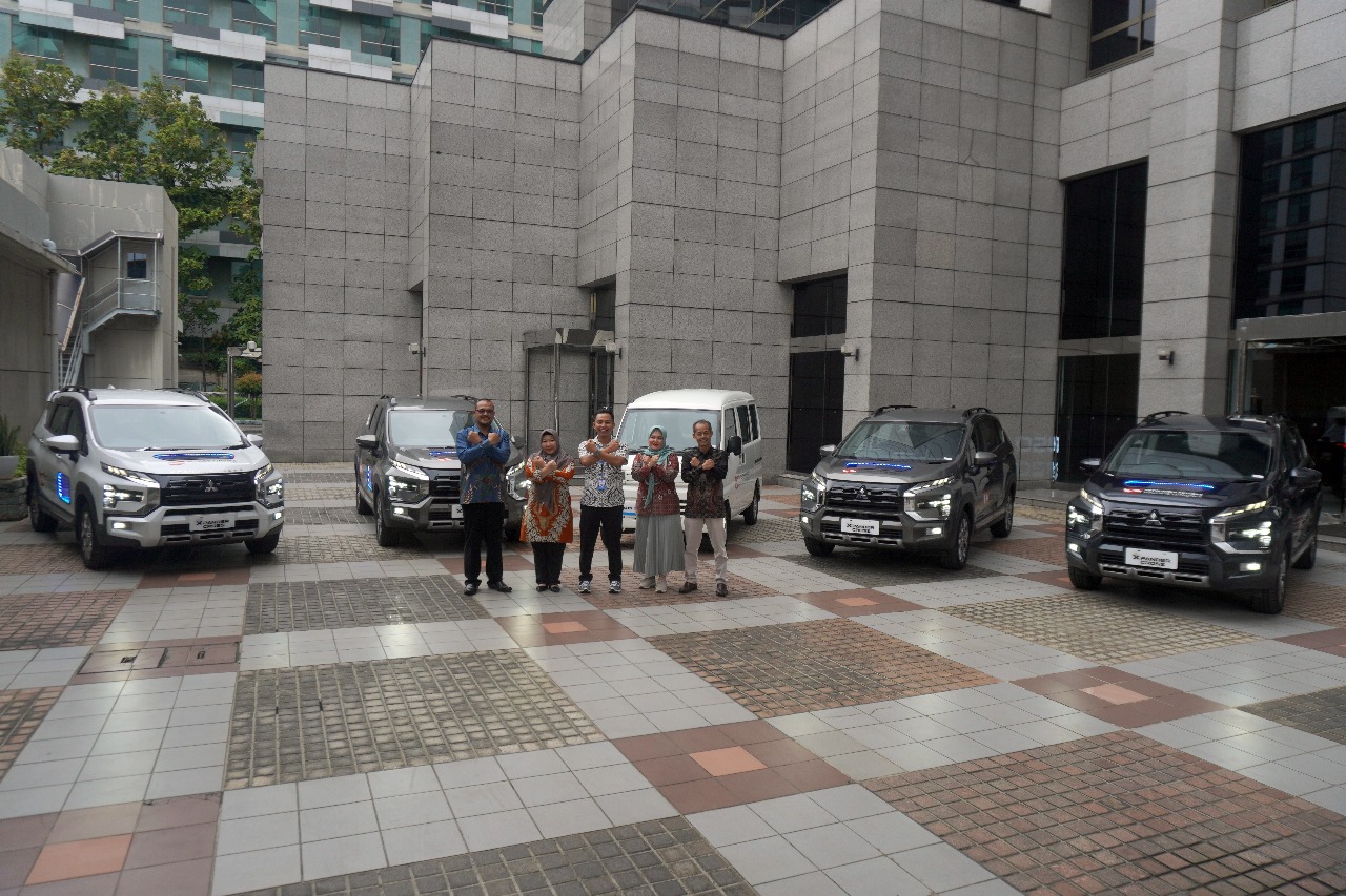 MMKSI Lanjutkan Dukungan Terhadap Pendidikan Vokasi Teknik Kendaraan Ringan Melalui Donasi 10 Unit Kendaraan Mitsubishi Motors