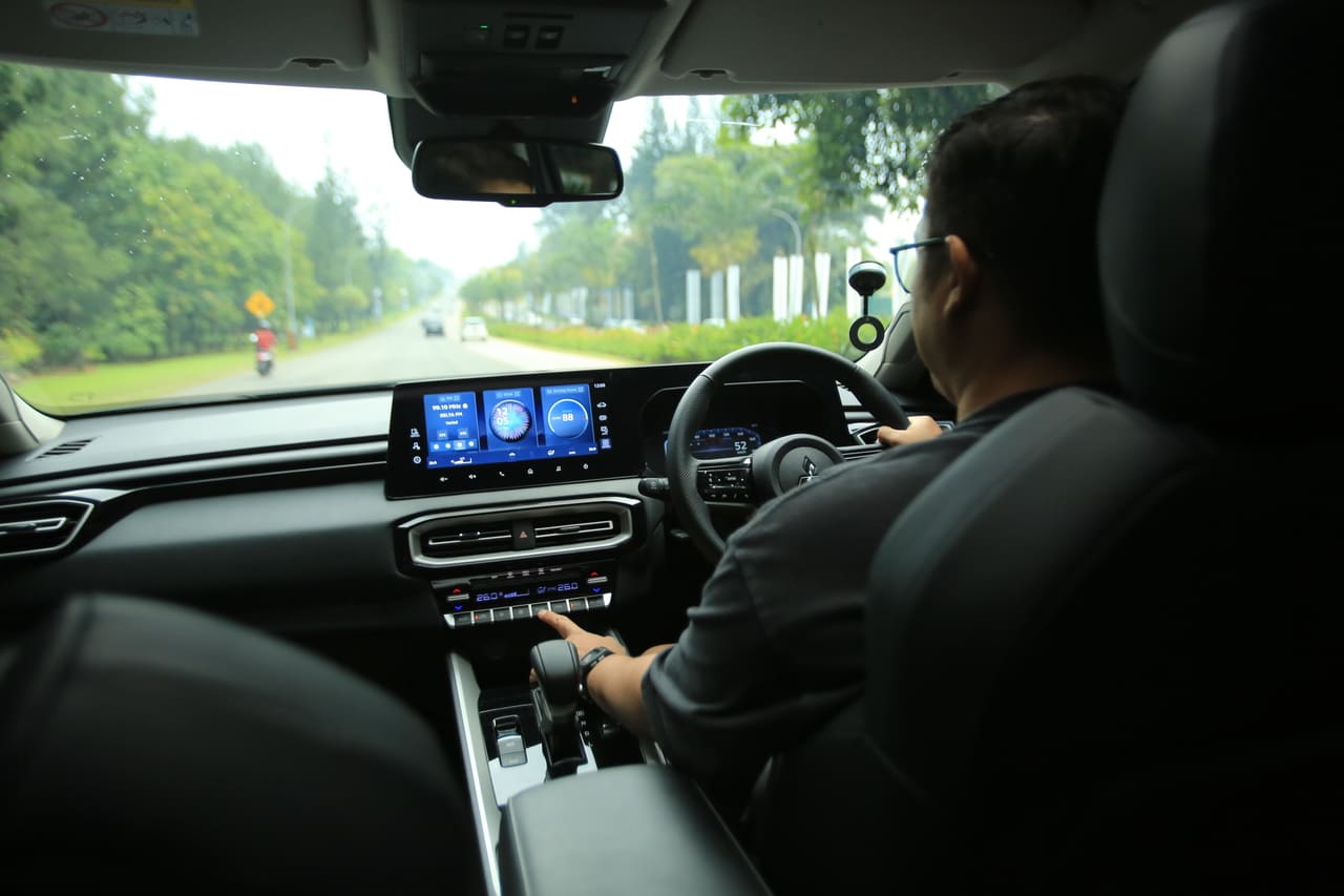 Tips Mengemudi Mobil di Jalan Macet Saat Liburan