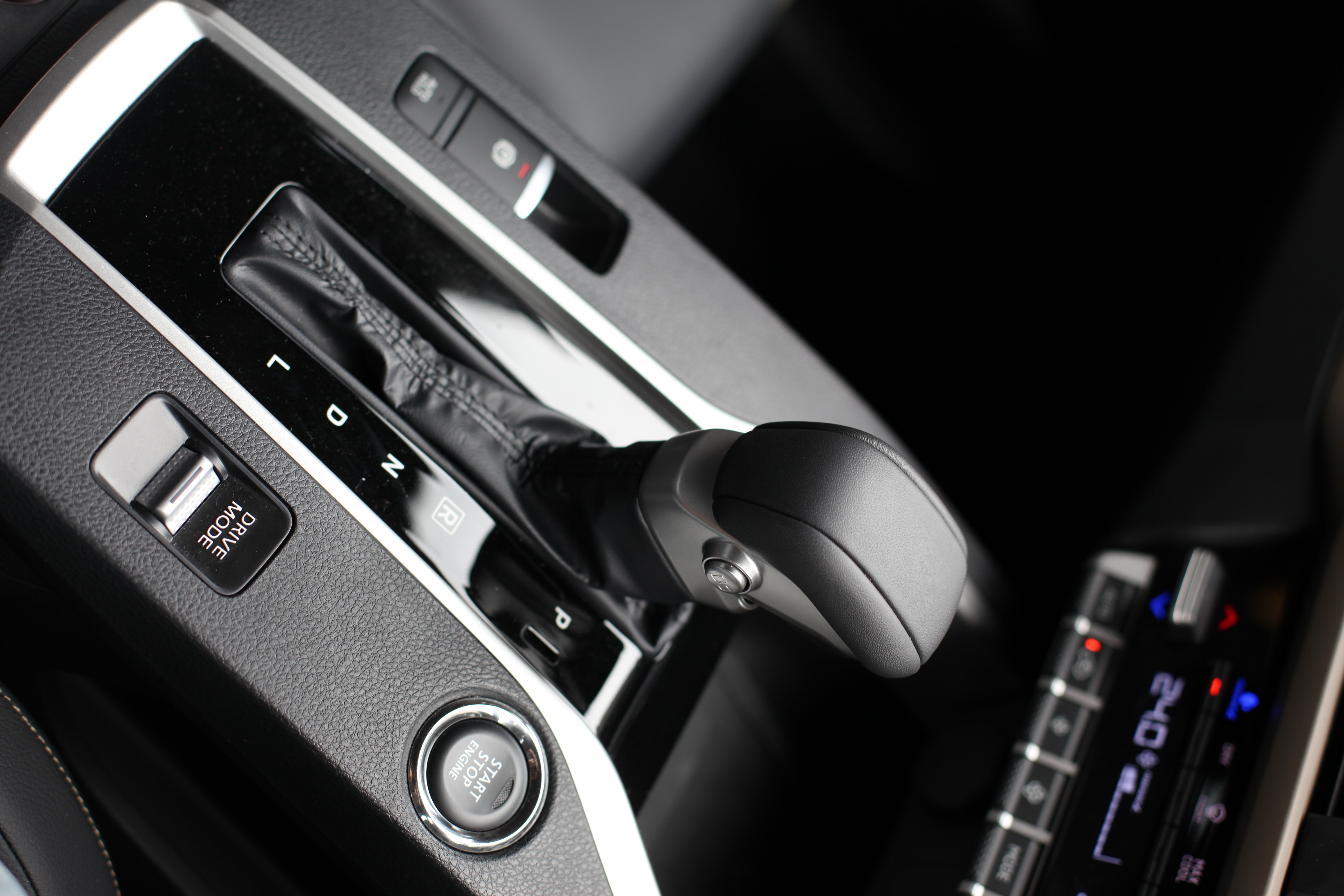 TIPS MENGOPTIMALKAN PENGGUNAAN TRANSMISI CVT DI MOBIL MITSUBISHI MOTORS