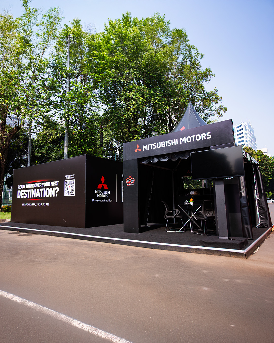 Selfie Dengan Mystery Box Mitsubishi Motors Bisa Dapat Hadiah!