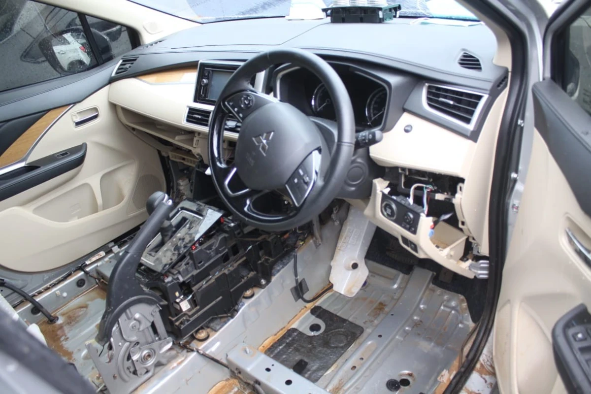 Cara Bersihkan Kabin Mobil Setelah Terendam Banjir