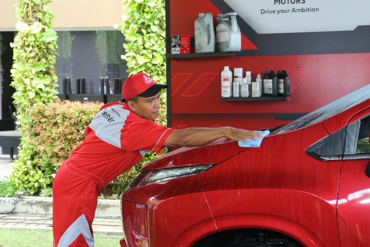 Tips Merawat Bodi dan Kaca Mobil Tetap Kinclong Dengan Cairan Water Repellent