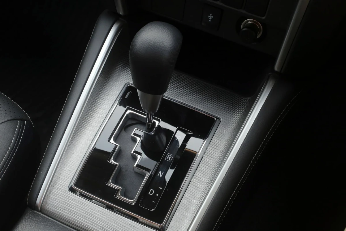 Mitos atau Fakta, Mobil Matik Bisa Tidak Sengaja Pindah dari Posisi D ke R?