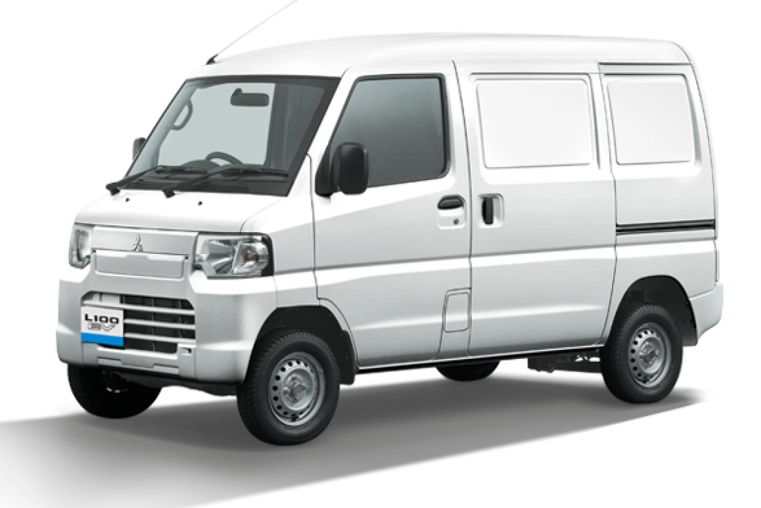 L100 EV Two-Seaters Blind Van - White Solid
