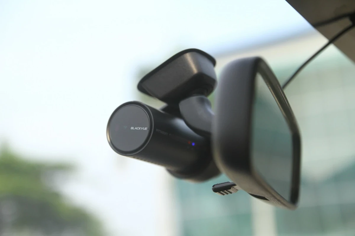DASHBOARD CAMERA SEBAGAI BUKTI INSIDEN