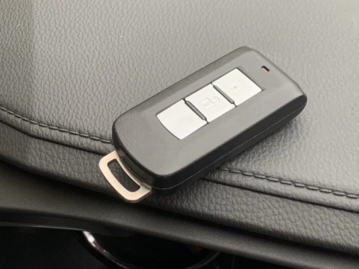 MEMAKSIMALKAN FITUR KEYLESS KENDARAAN MITSUBISHI MOTORS