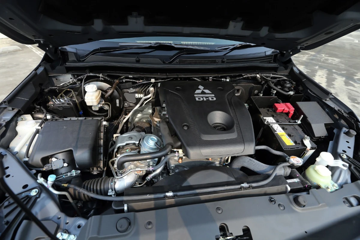 Perhatikan 6 Cairan di Mobil yang Vital dan Perlu Penggantian Rutin Selain Oli Mesin