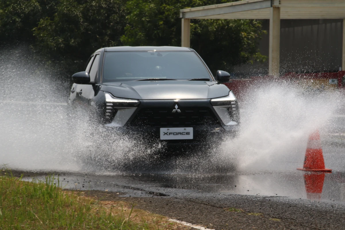 BATAS AMAN MENERJANG BANJIR KETIKA MENGEMUDI