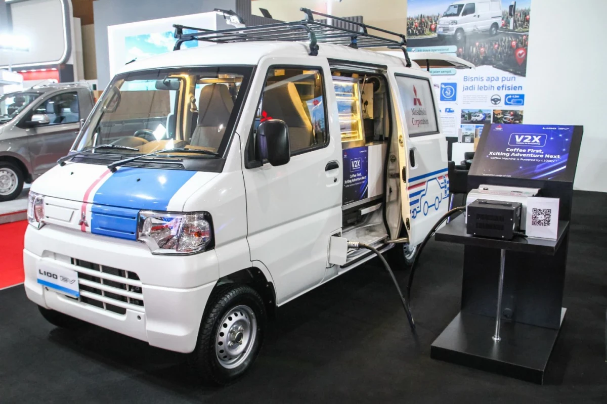 Mitsubishi L100 EV Dijadikan Gerai Lawson Terkecil Dan Mobile Pertama Di Dunia