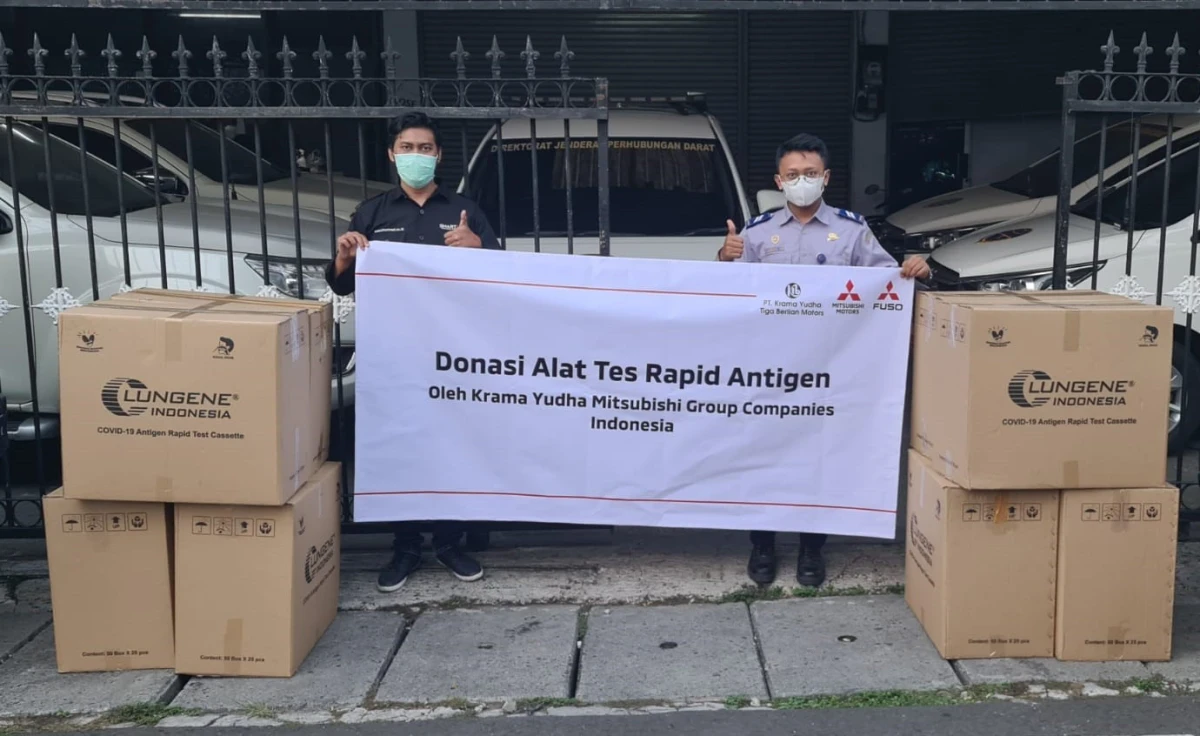 Mitsubishi Motors Berbagi Kepada Tenaga Kesehatan dan Anak-Anak