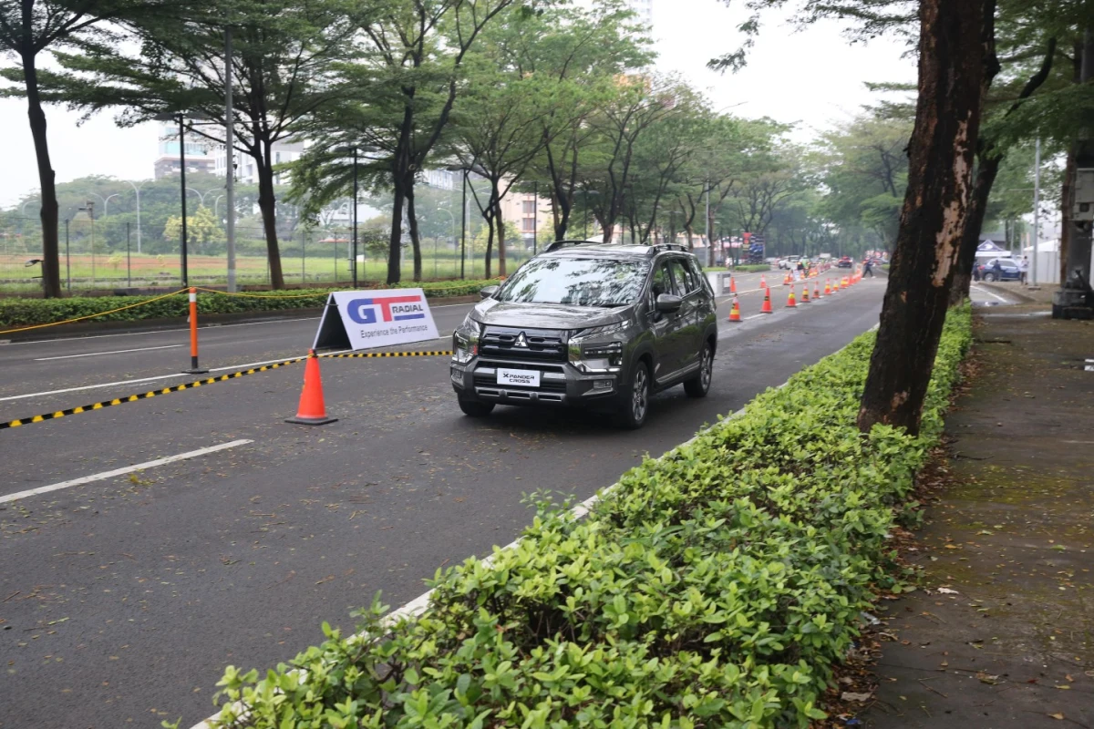 LEBIH DEKAT DENGAN MITSUBISHI NEW XPANDER CROSS