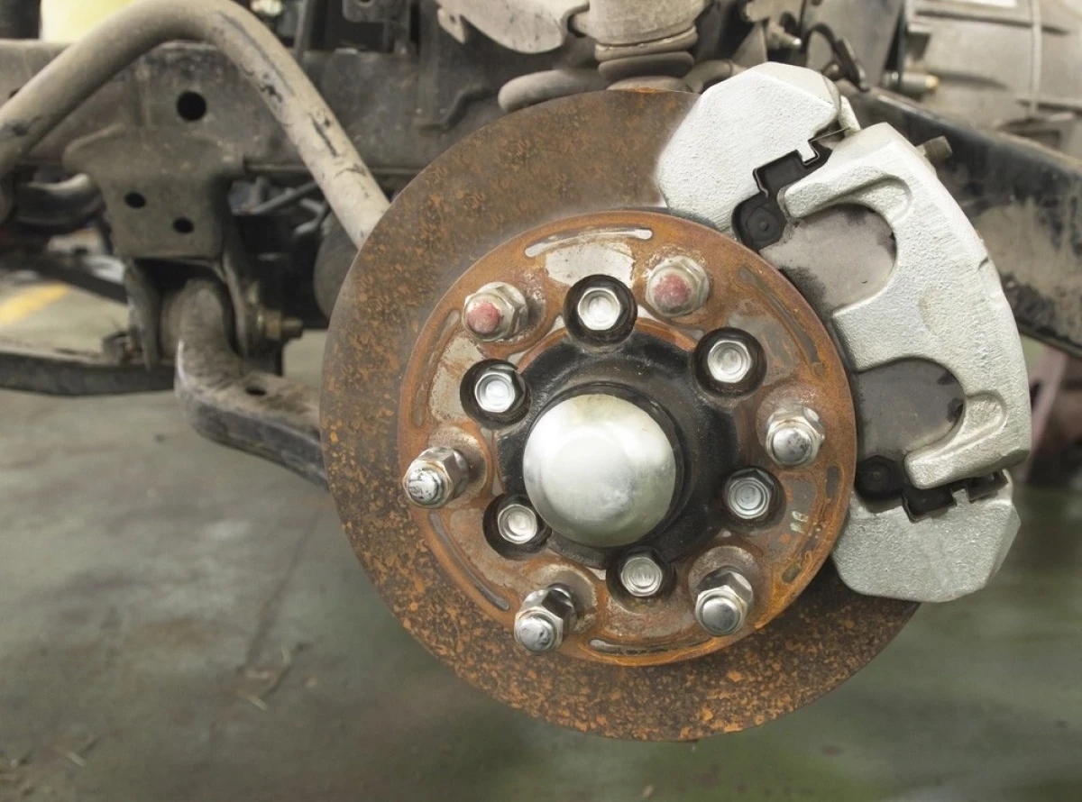 Cakram Mobil Timbul Karat Ketika Lama Tidak Digunakan, Bukan Berarti Rusak