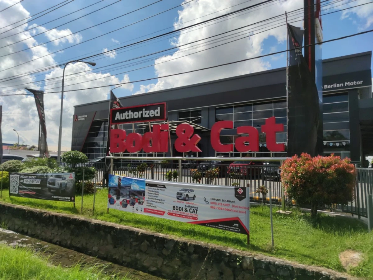 MMKSI Resmikan Fasilitas Resmi Perbaikan dan Pengecatan Kendaraan Mitsubishi Ke-3 di Kalimantan