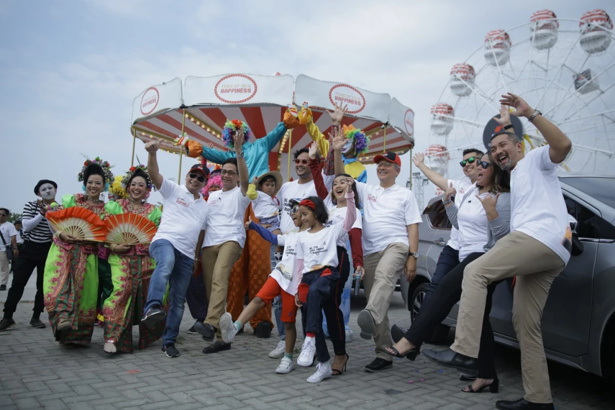 Mitsubishi XPANDER Lanjutkan Tebar Kebahagiaan di Kota Makassar