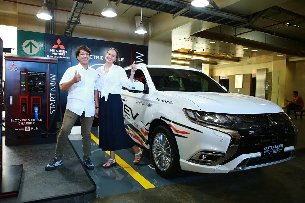 Nadine Chandrawinata & Dimas Anggara: Menjaga Lingkungan Itu Dimulai Dari Rumah