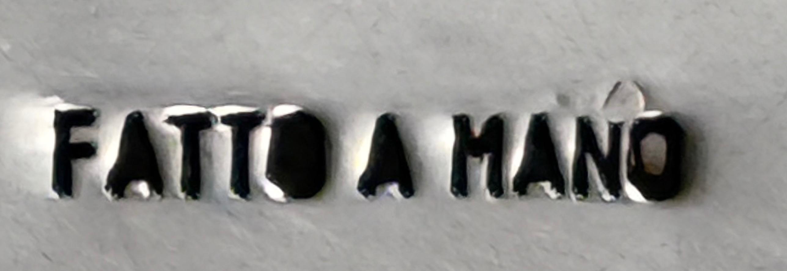 Srebrny reliefowy wazon w stylu art deco, masa 1185 g