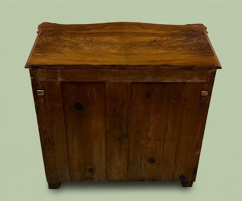 Komoda z wielolistnym blatem,szufladą i dwuskrzydłową szafką