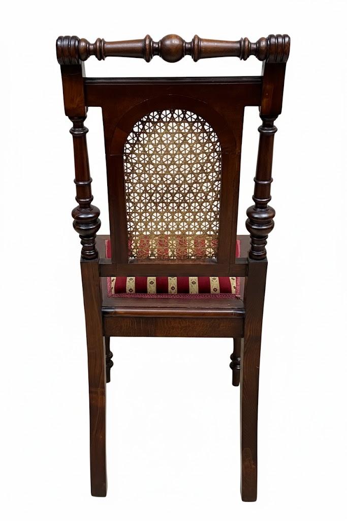 Salonowe krzesło tapicerowane z rafią