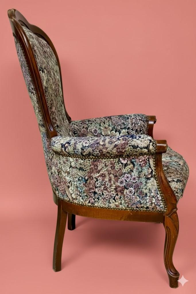 Salonowy fotel w stylu Ludwika Filipa