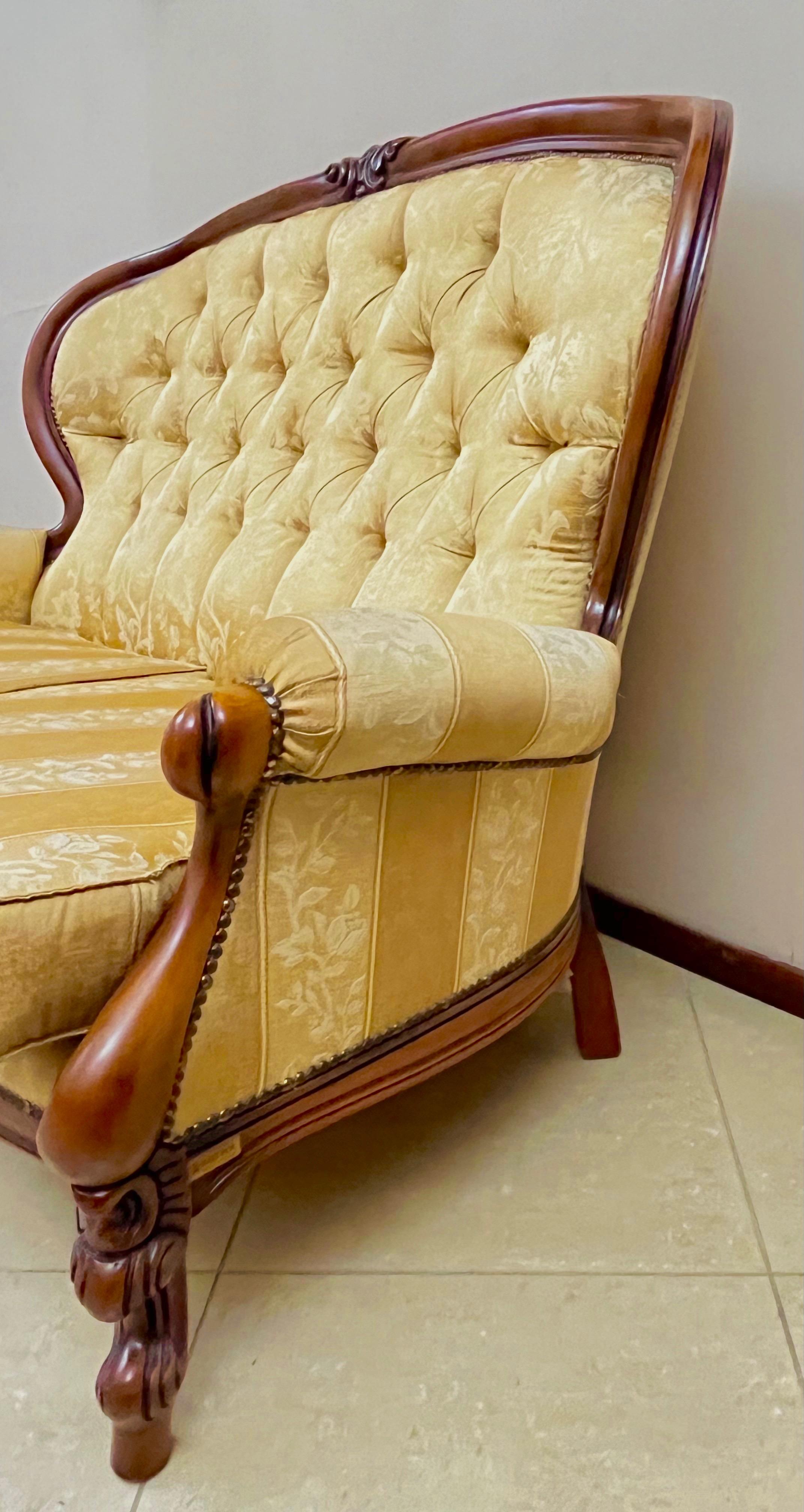 Zestaw mebli salonowych w stylu Ludwika Filipa