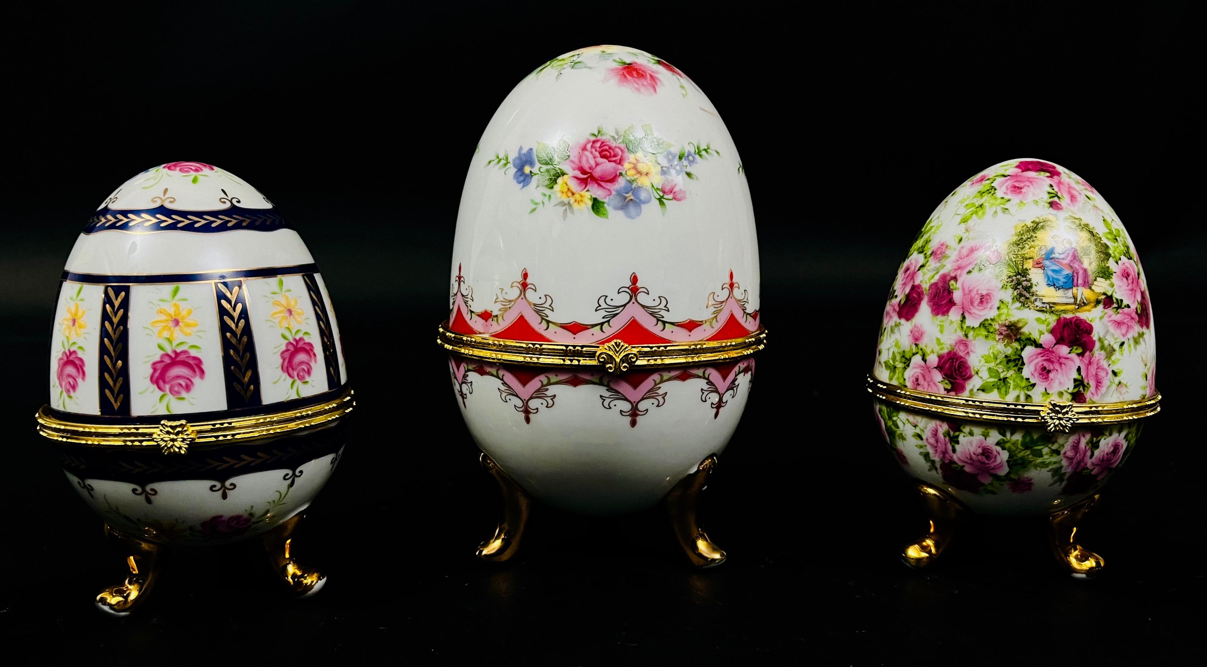 Zestaw 8 porcelanowych jaj