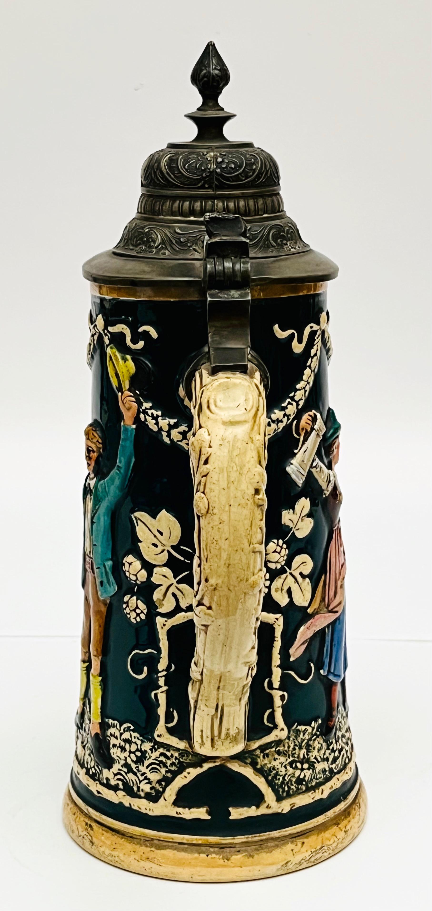 Dekoracyjny zestaw 3 kufli z nakrywami