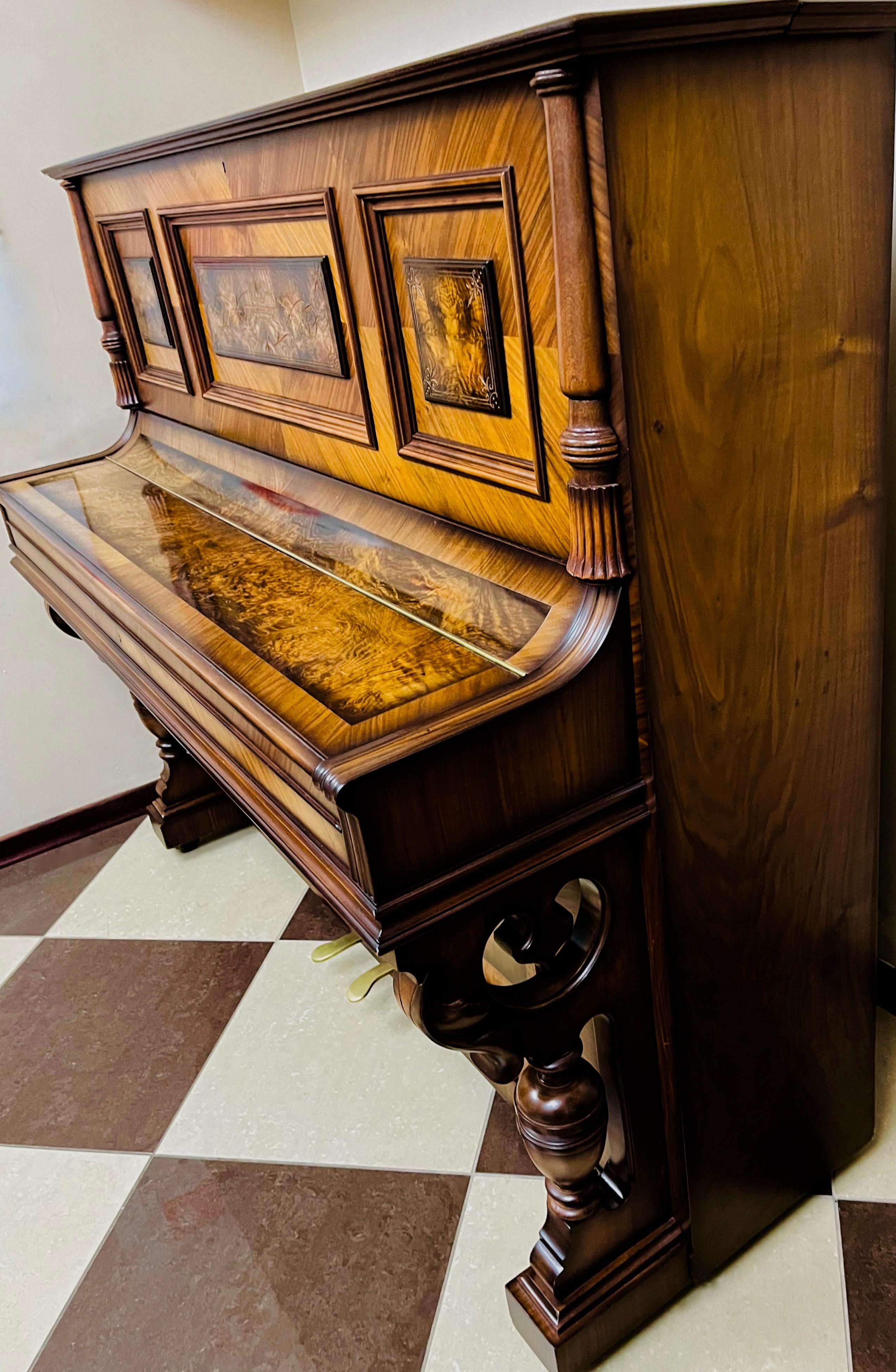 Dekoracyjne pianino salonowe sygn. Wilhelm Emmer