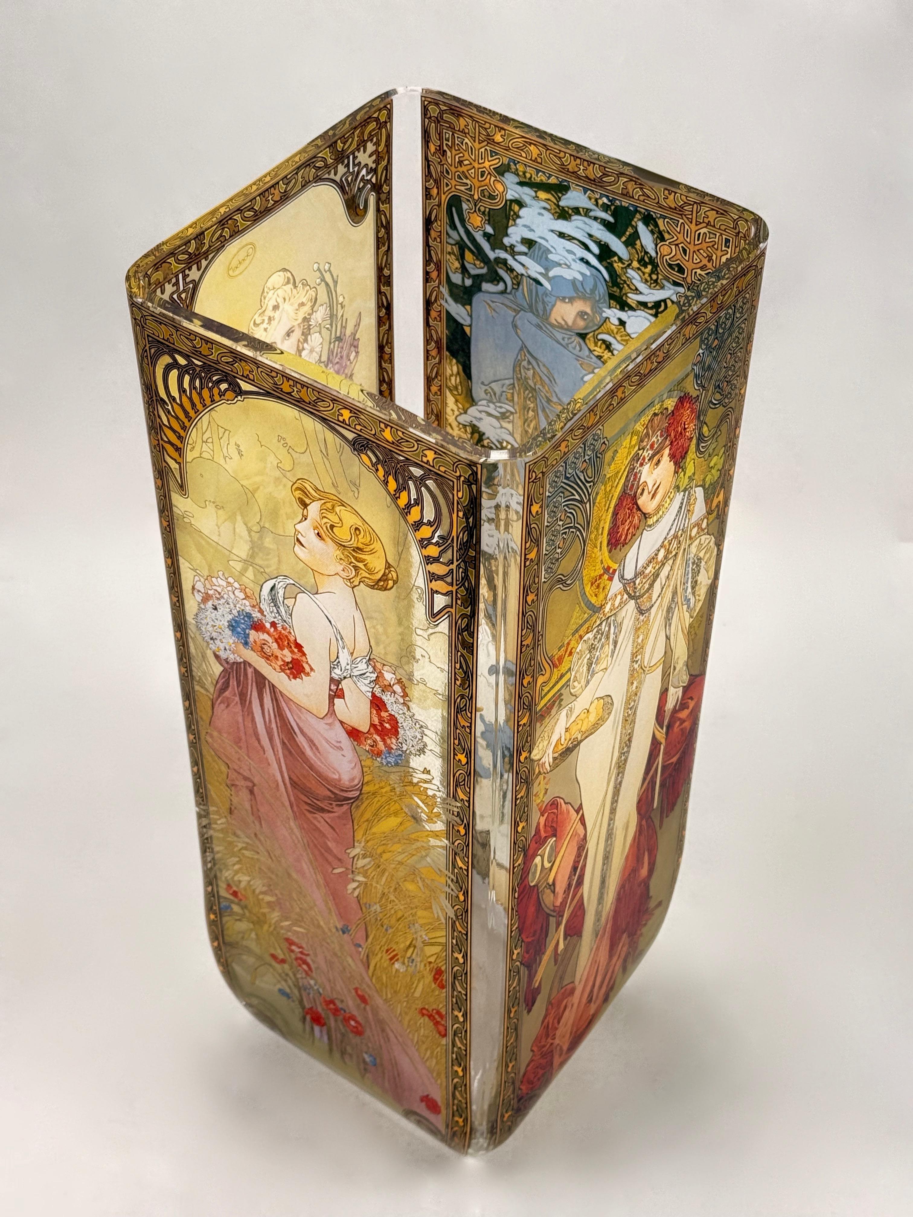 Wazon 4 pory roku wg Alphonsa Muchy , Goebel